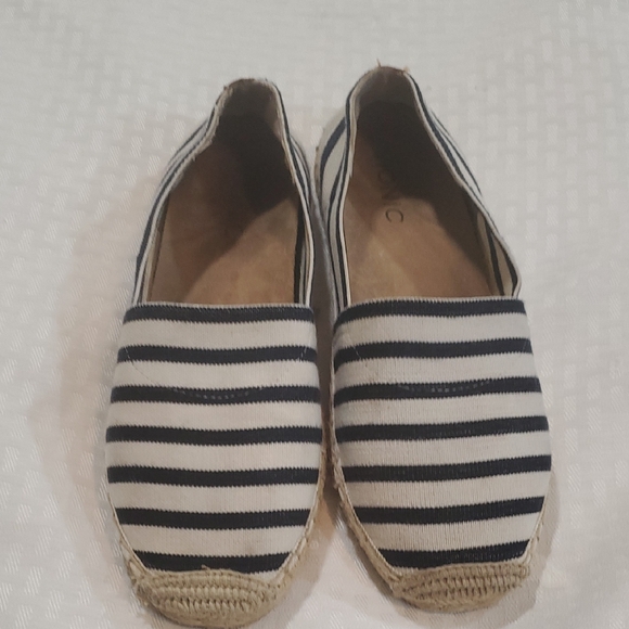 Vionic Shoes - Vionic Valeri  Black and White Striped Slipon  Flats